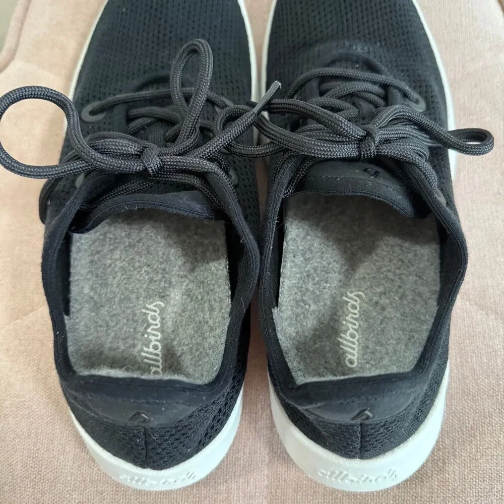 Allbirds Women’s Tree Runners in Jet Black White Sole Size 10
